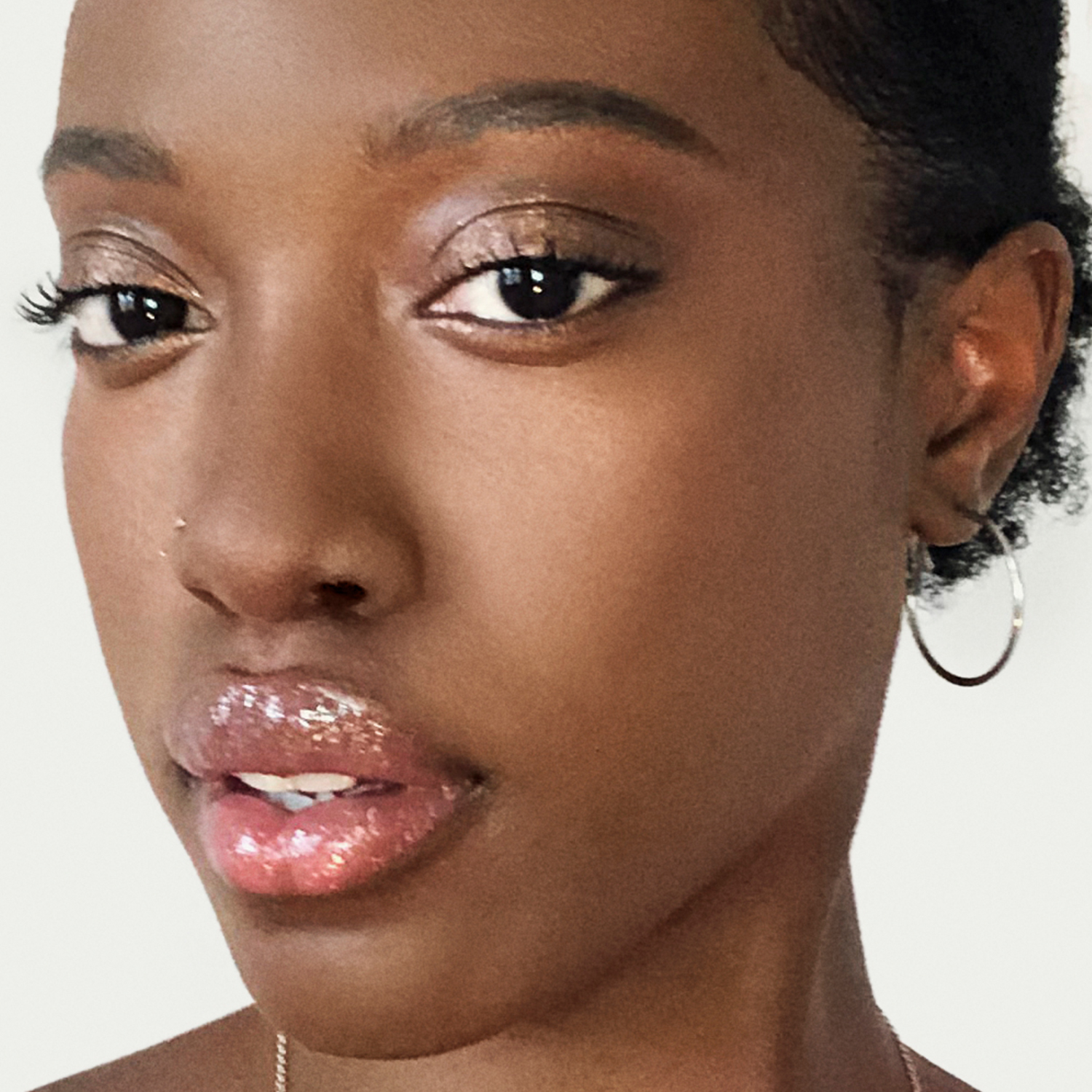 LIQUID TOUCH BRIGHTENING CONCEALER (CORRECTOR)